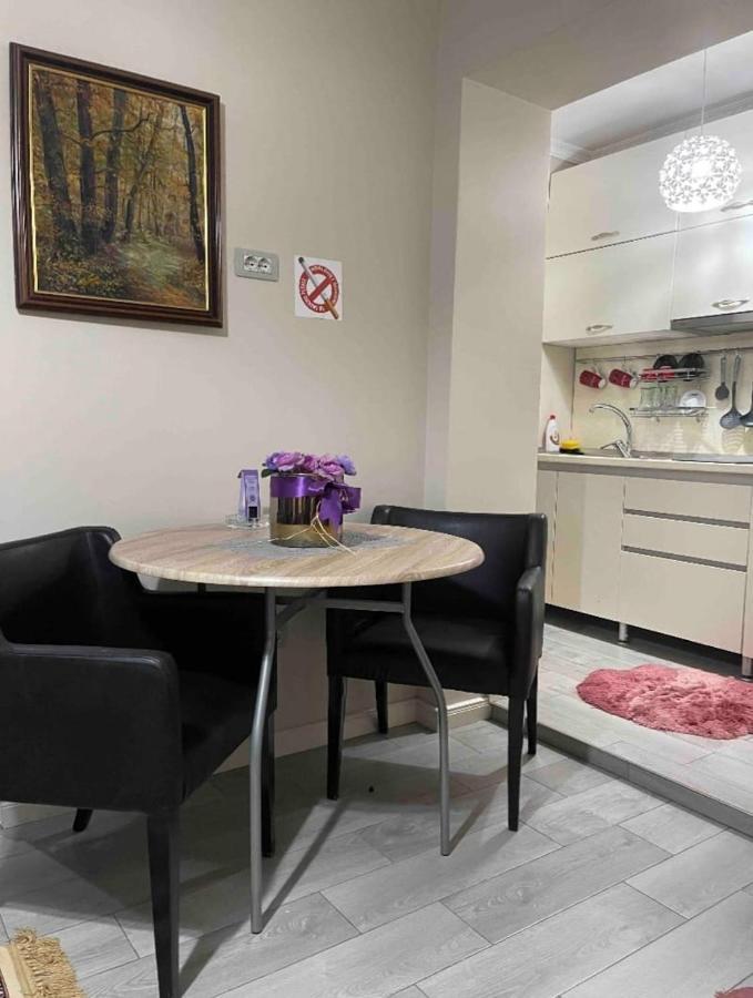 Warm Apartment In The Center Of Tirana City Luaran gambar